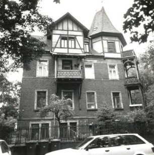 Dresden-Trachau, Dorothea-Erxleben-Straße 19/Ecke Virchowstraße. Villa (1905). Straßenfront
