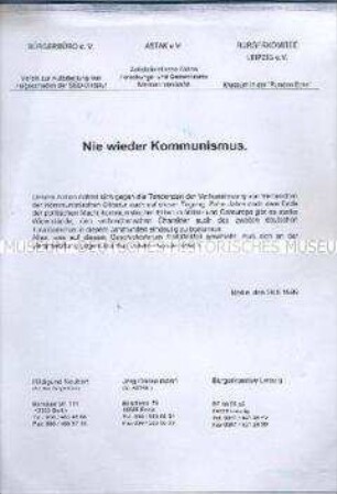 Propagandaflugblatt verschiedener Gruppen der Bürgerbewegung gegen die Verharmlosung von "Verbrechen der kommunistischen Diktatur" auf einem Geschichtsforum