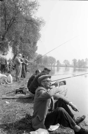 Preisfischen beim Knielinger Volksfischerfest.