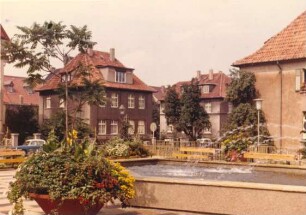 Springbrunnenanlage, Blick in die Lotzingstraße. Detmold. Bismarckstraße