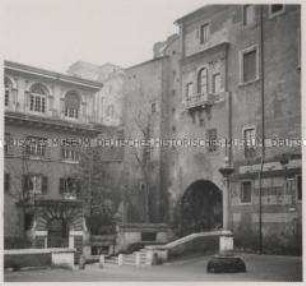 Rom, Casa di Lucretia Borgia
