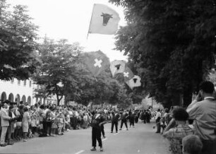 Freiburg: Schweizer Fahnenwerfer