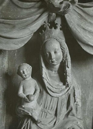Schrein mit Maria