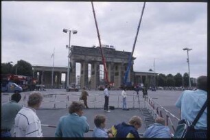 Transport der Quadriga zum Brandenburger Tor