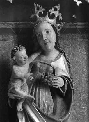 Flügelaltar. Madonna im Mittelschrein. Holz, geschnitzt, bemalt (polychrom), gefasst (polychrom) (um 1510). Hermagor-Pressegger See, Pfarrkirche Sankt Hermagoras und Fortunat