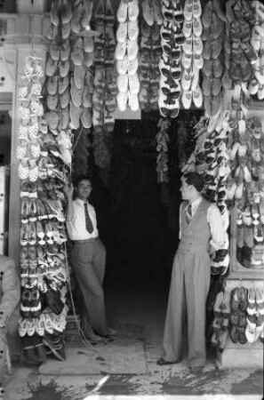 Athen: Schuhgeschäft auf der Odos Athinas
