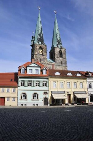 Quedlinburg - St. Nikolaikirche : St. Nikolaikirche am Mathildenbrunnen, aufgenommen am 17. April 2014 in Quedlinburg. Foto Uwe Gerig