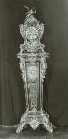 Boulle-Uhr: (Boulle, Andre Charles 1642-1732). Werk von B. Duchesne, Paris. Moritzburg/Dresden: Barockmuseum (ehem. Jagdschloß). Raum 2.