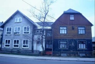 alte und neue Schule aneinander gebaut; rechter Teil ist jetzt Wohnhaus