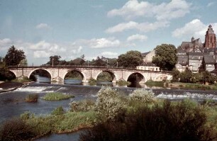 Hospitalwehr mit alter Straßenbrücke und Dom in Wetzlar/Lahn