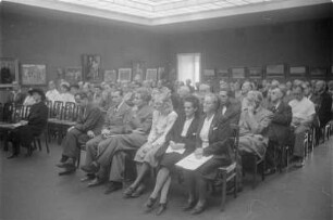 Ausstellungseröffnung des Arbeitskreises sorbischer bildender Künstler in Bautzen. : Wotewrjenje wustajeńcy koła serbskich tworjacych wuměłcow w Budyšinje.