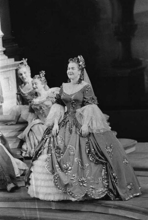Szenenbilder aus der Oper "Idomeneo" von W. A. Mozart, Libretto G. Varesco, Regie C. Ebert, Dirigent A. Rother, mit E. Haefliger, H. Krebs, L. Rysanek, E. Grümmer, H. H. Nissen, J. Alexander. Städtische Oper Berlin, Premiere 27.01.1956