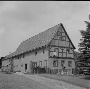 Gehöft. Wohnstallhaus (bezeichnet 1841) : Pirna-Bonnewitz, Nr. 17a/17b. Gehöft. Wohnstallhaus (bezeichnet 1841). Straßenansicht von Süden