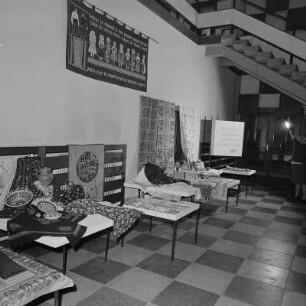Ausstellung der sorbischen bildenden Volkskunst zum VIII. Bundeskongres der Domowina in Bautzen 1973 : Wustajeńca serbskeho tworjaceho ludoweho wuměłstwa na VIII. zwjazkowym kongresu Domowiny w Budyšinje 1973 : Bautzen / Budyšin