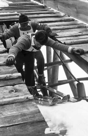 Feldberg: Internationales Skispringen; Helmut Recknagel (Ostdeutschland) am Sprungturm