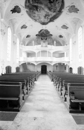 Herbolzheim: Renovierte Pfarrkirche; Innenraum; Empore und Orgel