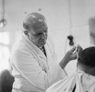 Niesky. Beim Friseur