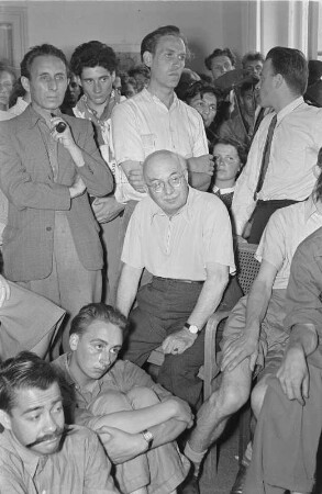 Veranstaltung mit Anna Seghers, Pablo Neruda, Nazim Hikmet, Arnold Zweig, Lew Iwanowitsch Oschanin. Dresden?, 1951
