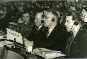Die holländische Delegation bei der Europäischen Arbeiterkonferenz gegen Remilitarisierung
