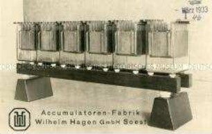 Foto eines Akkumulators auf Bodengestellen