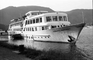Boppard: M.S. Prinses Margriet, seitlich beim Anlegen