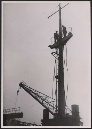 Hafenarbeiter entweder am Überseehafen Bremen oder am Hafen Hamburg