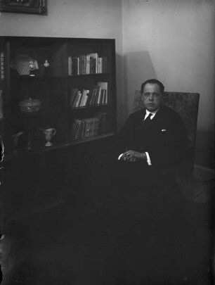 Heinrich XLV. Erbprinz Reuß, Mäzen des Reuß'schen Theaters