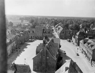 Rothenburg in der Oberlausitz, Marktplatz : Rothenburg/Oberlausitz. Marktplatz mit Rathaus. Blick vom Turm der Stadtkirche nach Süden