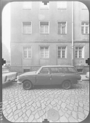 Dresden-Neustadt, Holzhofgasse 21. Wohnhaus (um 1925). Straßenfront (Teilansicht, von der Wolfsgasse)
