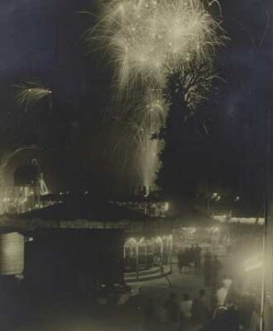 Dresden, Vogelwiese: Feuerwerk im Sommer 1951