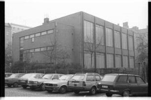 Kleinbildnegativ: Turnhalle, Apostel-Paulus-Str. 38, 1984