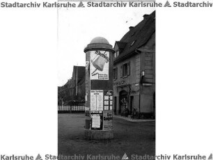 Beichel, Friedrich. Litfasssäule in der Daxlander Straße