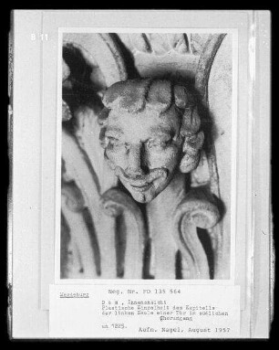 Magdeburg, Dom St. Mauritius und St. Katharina, Innenaufnahme, Chorumgang : Detail eines Kapitells an der linken Säule einer Tür im südlichen Chorumgang