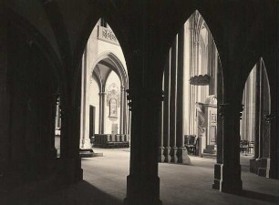 Meißen. Dom St. Johannis und St. Donatus. Nördlicher Lettner. Durchblick von der Matthäuskapelle her ins Hauptschiff (quer)