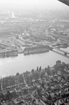 Kehl: Rheinbrücken, Europabrücke, von der Kehler Seite