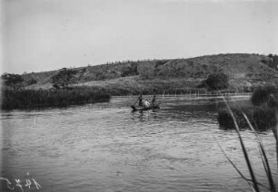 Flussüberquerung (Sammlung Hans Meyer - Herzog-Adolf-Friedrich-Expedition 1907–1908)