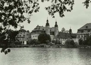 Blankenhain, Schloß : Blankenhain. Schloß. Blick über den Schloßteich