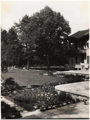 Garten Thieme, Garmisch-Partenkirchen: Terrasse, Garten und Haus