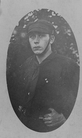 Porträt von Otto Klemm in der Uniform des Roten Frontkämpferbundes : Porträt von Otto Klemm in der Uniform des Roten Frontkämpferbundes