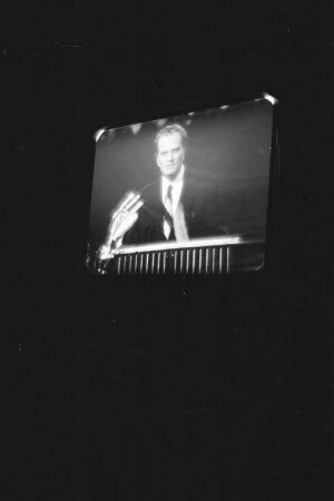 Euro-Tele-Evangelisation des Baptistenpfarrers Dr. Billy Graham in der Stadthalle Karlsruhe