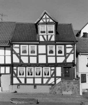Wohnhaus; Lauterbach, Am Graben 46