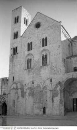San Valentino, Nördliche Querhaus- und Ostbaustirn