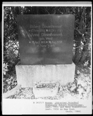 Grabstein des Robert Dosenheimer (gestorben 1935.12.18) und Anna Dosenheimer (geborene Weil) (gestorben 1958.08.30)