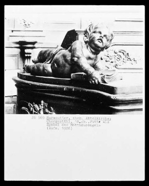 Chorgestühl, Aufsatzfigur: Matthäusengel