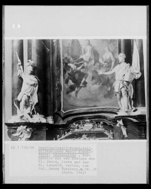 Seitenaltar mit Stuckfiguren der Heiligen Georg und Leopold