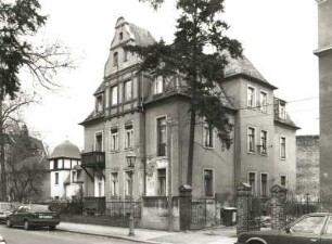 Dresden-Trachau, Wilder-Mann-Straße 52. Wohnhaus. Straßenansicht mit Einfriedung