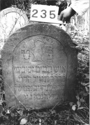 Grabstein 235