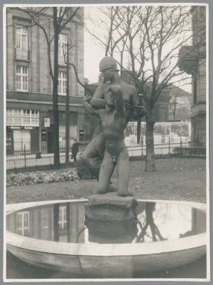 Brunnen Aufruf, 1914/17, Bronze