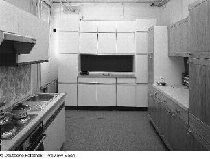 Anbauküche : Drei Anbauküchen (1980; VEB Möbelkombinat Hellerau)