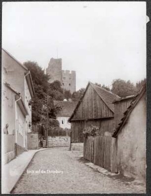 Plaue. Straßenbild mit Ehrenburg